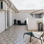 Julia\'S Residence